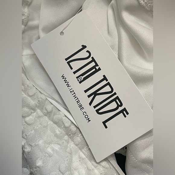 12th Tribe Juliette Top‎ Large Neck Tie Also Included - Picture 8 of 9